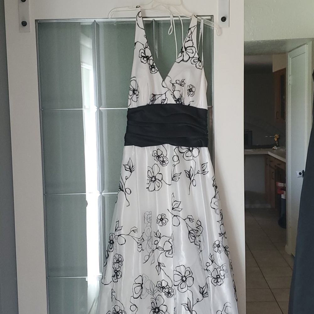 Floor Length Halter Top Prom dress